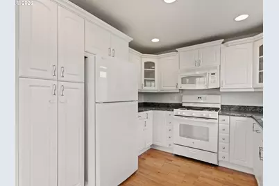 2297 SW 218th Dr, Beaverton, OR 97003 - Photo 17