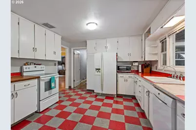 15905 SE Ruby Dr, Milwaukie, OR 97267 - Photo 13