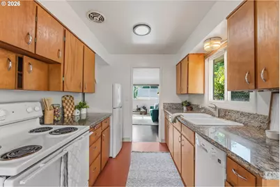 2421 SE 52nd Ave, Portland, OR 97206 - Photo 17