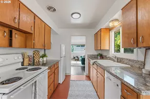 2421 SE 52nd Ave, Portland, OR 97206 - Photo 17