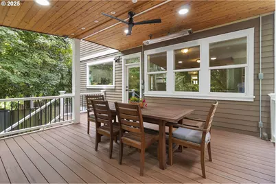 3742 NE Holman St, Portland, OR 97211 - Photo 39