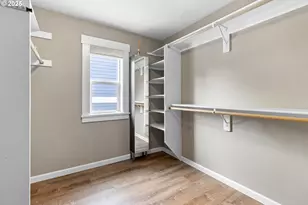 3742 NE Holman St, Portland, OR 97211 - Photo 23