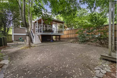 3742 NE Holman St, Portland, OR 97211 - Photo 37