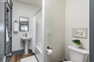 804 SE Cesar E Chavez Blvd, Portland, OR 97214 - Photo 23