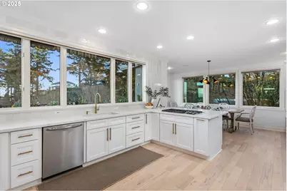 1040 SW Myrtle Dr, Portland, OR 97201 - Photo 11