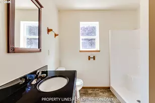 911 N 9th St, Cottage Grove, OR 97424 - Photo 31