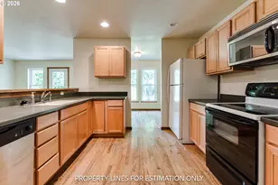911 N 9th St, Cottage Grove, OR 97424 - Photo 25
