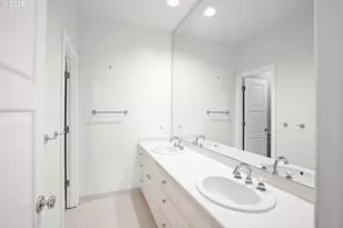 3352 SW Fairmount Ln, Portland, OR 97239 - Photo 35