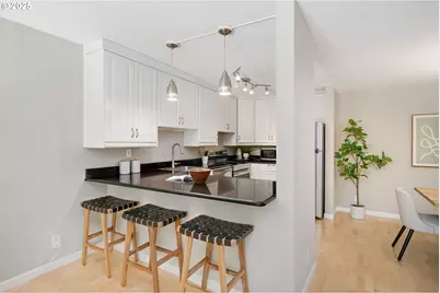 2393 SW Park Pl #106, Portland, OR 97205 - Photo 11