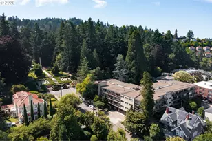 2393 SW Park Pl, Portland, OR 97205 - Photo 33