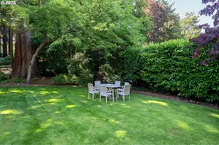 2393 SW Park Pl, Portland, OR 97205 - Photo 35