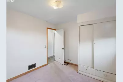 204 NE 114th Ave, Portland, OR 97220 - Photo 11