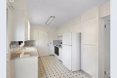 204 NE 114th Ave, Portland, OR 97220 - Photo 9