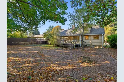 204 NE 114th Ave, Portland, OR 97220 - Photo 25