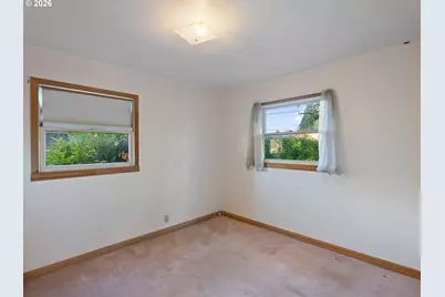 204 NE 114th Ave, Portland, OR 97220 - Photo 13