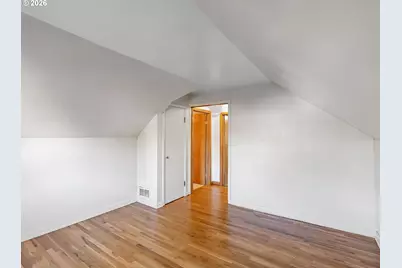 204 NE 114th Ave, Portland, OR 97220 - Photo 17