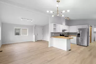 15768 SE Powell Blvd, Portland, OR 97236 - Photo 5
