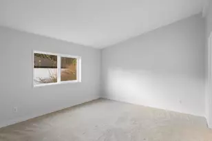 15768 SE Powell Blvd, Portland, OR 97236 - Photo 19