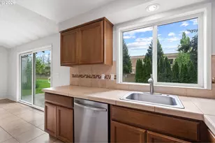 823 NE 132nd Ave, Vancouver, WA 98684 - Photo 9