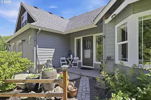 29778 Gimpl Hill Rd, Eugene, OR 97402 - Photo 5