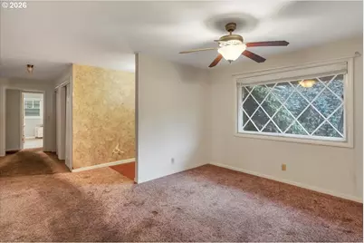 112 NE Green Ct, Albany, OR 97321 - Photo 9