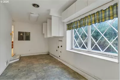 112 NE Green Ct, Albany, OR 97321 - Photo 25