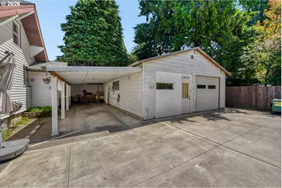 2424 NE 102nd Ave, Portland, OR 97220 - Photo 3
