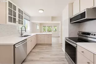 2424 NE 102nd Ave, Portland, OR 97220 - Photo 7