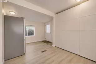 2424 NE 102nd Ave, Portland, OR 97220 - Photo 9