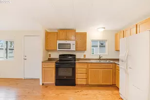 906 SW Alder St, Dundee, OR 97115 - Photo 9
