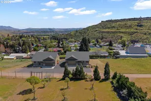 1151 W Pine St, The Dalles, OR 97058 - Photo 39