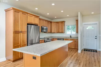 1151 W Pine St, The Dalles, OR 97058 - Photo 9