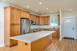 1151 W Pine St, The Dalles, OR 97058 - Photo 9