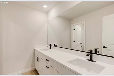 435 W Ivy St, Washougal, WA 98671 - Photo 17