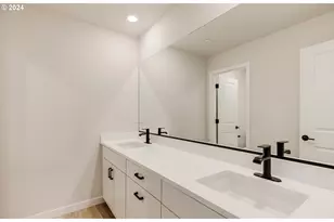 435 W Ivy St, Washougal, WA 98671 - Photo 17