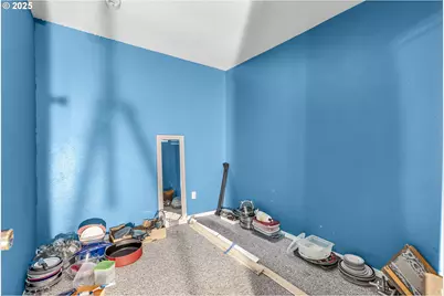 6500 SE Madrona Dr, Milwaukie, OR 97222 - Photo 29