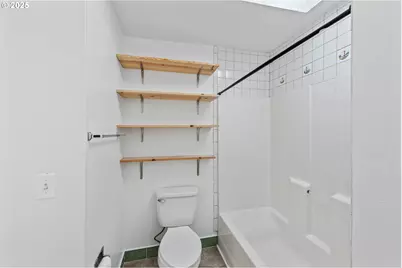 235 N Wall St, Coos Bay, OR 97420 - Photo 17