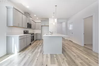 718 Tigerlily St, Silverton, OR 97381 - Photo 7