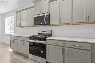 718 Tigerlily St, Silverton, OR 97381 - Photo 11