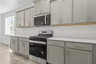 718 Tigerlily St, Silverton, OR 97381 - Photo 11