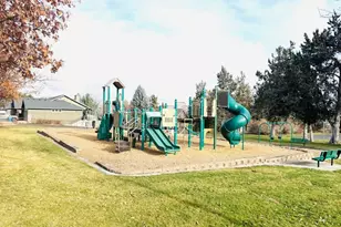 559 NW Rimrock Ct, Redmond, OR 97756 - Photo 41