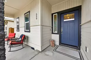 559 NW Rimrock Ct, Redmond, OR 97756 - Photo 3