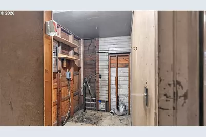 42 E St, Lebanon, OR 97355 - Photo 5