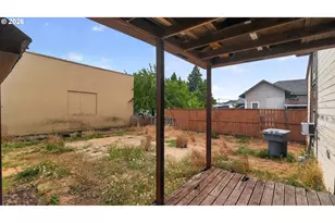 42 E St, Lebanon, OR 97355 - Photo 25
