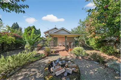 840 S 1st St, Cottage Grove, OR 97424 - Photo 37