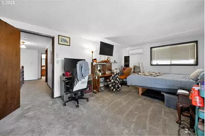 840 S 1st St, Cottage Grove, OR 97424 - Photo 25