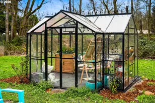 1054 NE Faloma Rd, Portland, OR 97211 - Photo 41