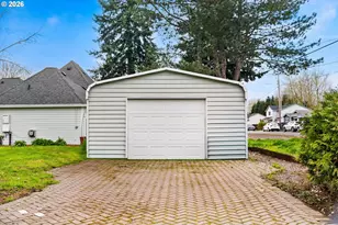 1054 NE Faloma Rd, Portland, OR 97211 - Photo 45