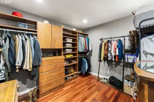 1054 NE Faloma Rd, Portland, OR 97211 - Photo 27