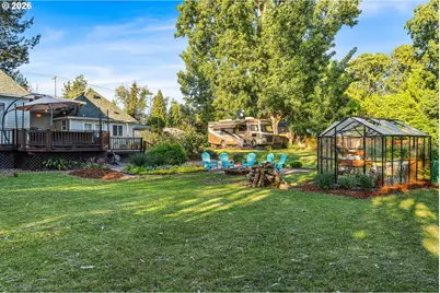 1054 NE Faloma Rd, Portland, OR 97211 - Photo 39